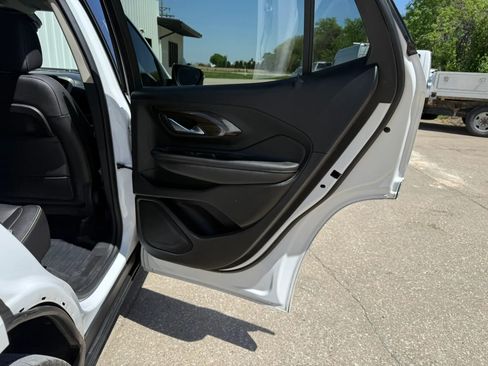 Used 2019 GMC Terrain Denali w/ Advanced Safety Package AWD/4WD image 10