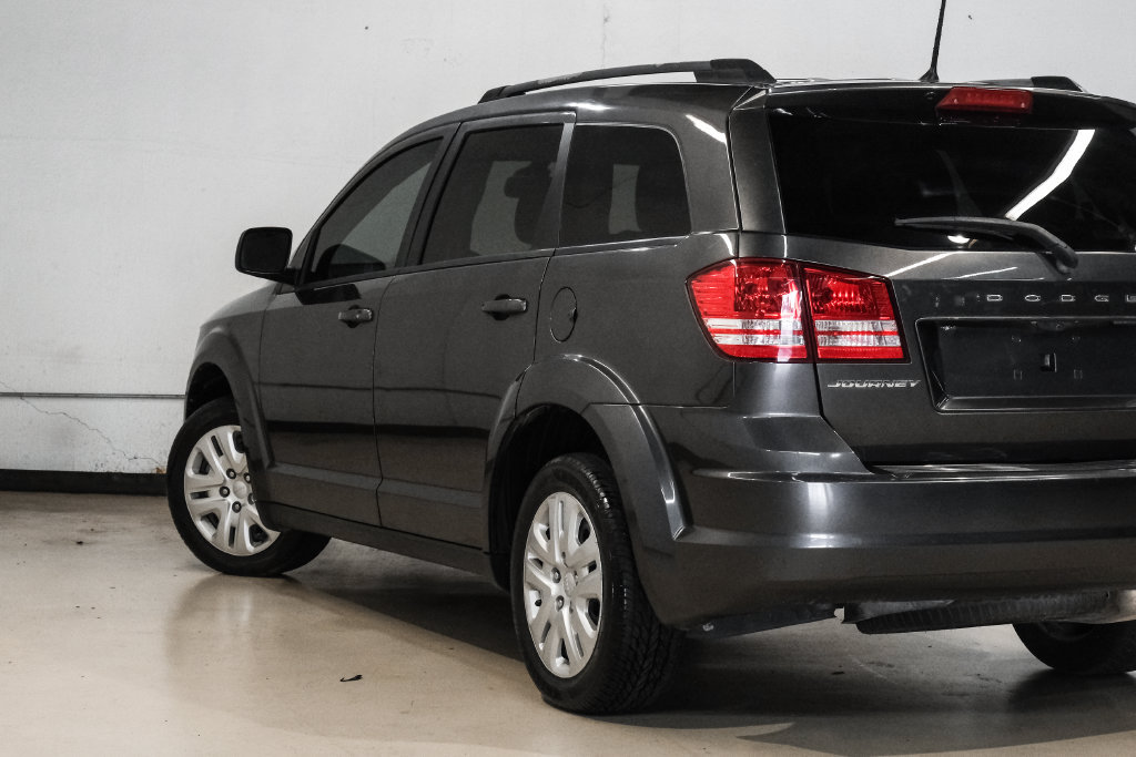 Used 2019 Dodge Journey SE FWD image 14