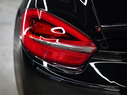 Used 2016 Porsche Cayman RWD image 19