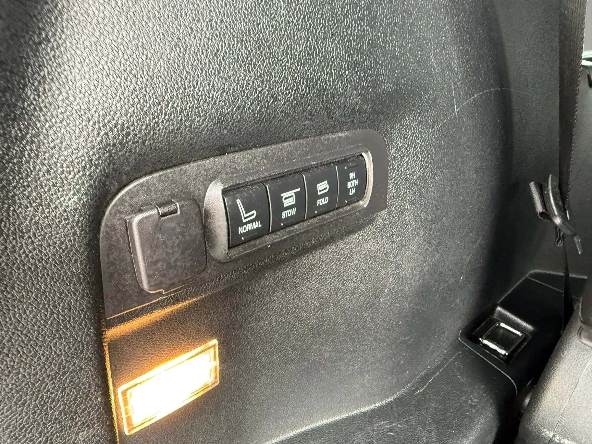 Used 2019 Ford Explorer Sport w/ Equipment Group 401A AWD/4WD image 41