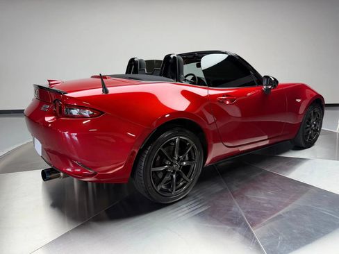 Used 2016 MAZDA MX-5 Miata Club RWD image 2