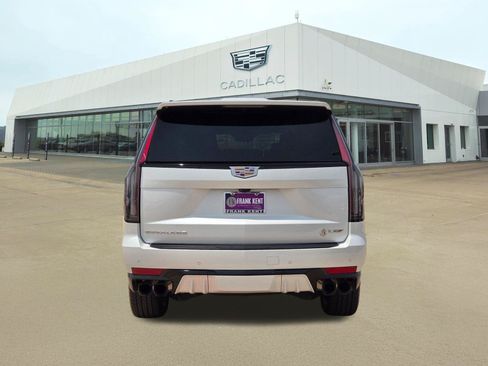 Used 2023 Cadillac Escalade V AWD/4WD image 5