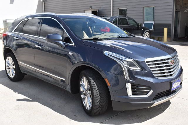 Used 2018 Cadillac XT5 Platinum w/ Driver Assist Package AWD/4WD image 3