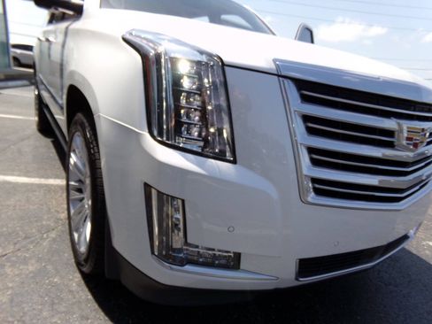 Used 2016 Cadillac Escalade ESV Platinum AWD/4WD image 47