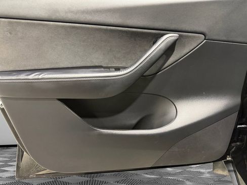 Used 2022 Tesla Model Y Performance image 21