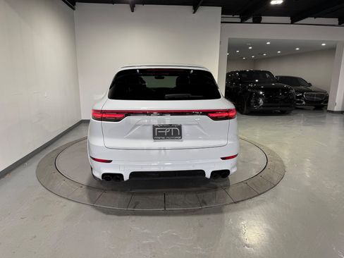 Used 2022 Porsche Cayenne image 8