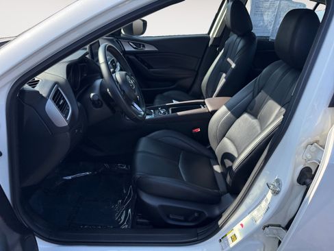 Used 2018 MAZDA MAZDA3 Touring FWD image 10