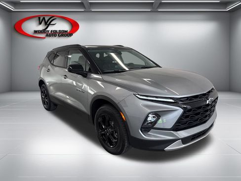 New 2026 Chevrolet Blazer LT w/ Midnight/Sport Edition FWD image 3