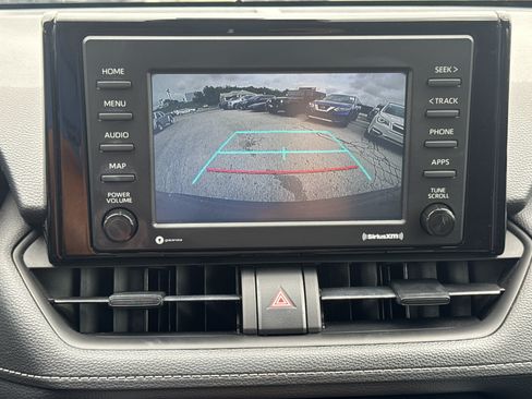 Used 2022 Toyota RAV4 XLE FWD image 20
