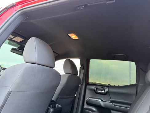 Used 2019 Toyota Tacoma TRD Off-Road AWD/4WD image 37