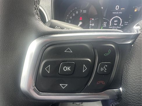 Used 2025 Jeep Wrangler Sahara image 33