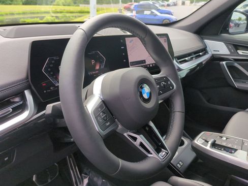 Certified 2025 BMW X1 xDrive28i w/ Technology Package image 17