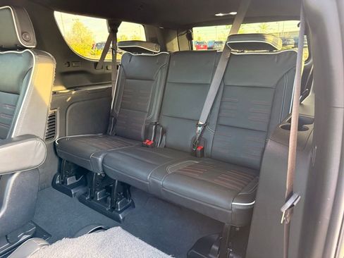 Used 2025 GMC Yukon XL AT4 Ultimate AWD/4WD image 27