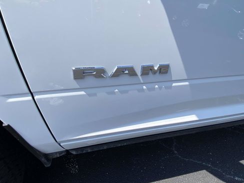 New 2026 RAM 2500 Laramie AWD/4WD image 14