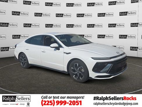 Used 2025 Hyundai Sonata SEL FWD image 1