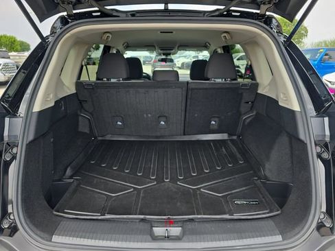 Used 2021 Nissan Rogue SV FWD image 12