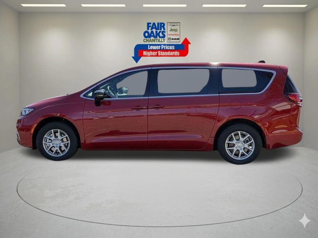 New 2026 Chrysler Pacifica Select FWD image 10