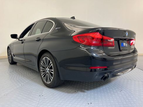 Used 2019 BMW 530e w/ Convenience Package image 2