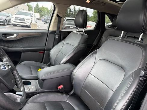 Used 2020 Ford Escape Titanium AWD/4WD image 9