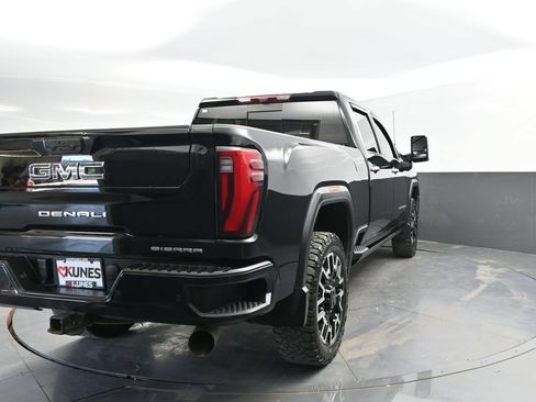 Used 2025 GMC Sierra 2500 Denali Ultimate AWD/4WD image 9