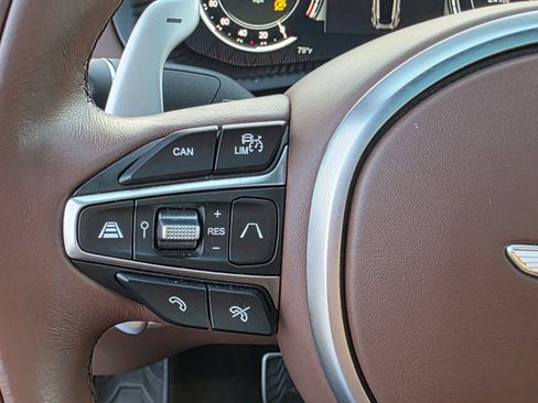 Used 2022 Aston Martin DBX image 9