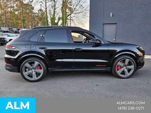Used 2024 Porsche Cayenne S AWD/4WD image 11