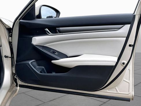 Used 2020 Honda Accord LX image 22