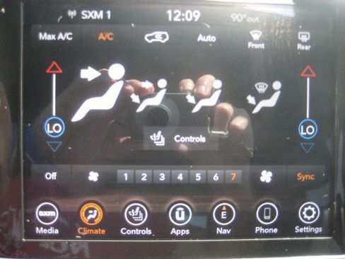 Used 2021 Jeep Grand Cherokee Laredo X AWD/4WD image 21