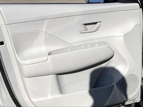 Used 2025 Hyundai Kona SEL image 22