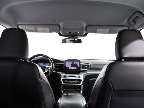 Used 2022 Ford Explorer XLT w/ Equipment Group 202A image 17