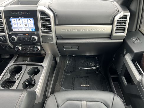 Used 2017 Ford F350 Platinum w/ FX4 4x4 Off Road Package image 33