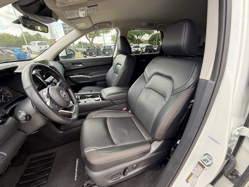 Used 2024 Nissan Pathfinder SL image 23