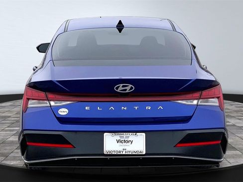 Used 2025 Hyundai Elantra SEL image 6