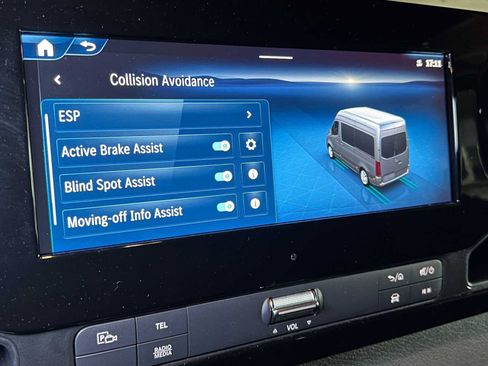 Used 2025 Mercedes-Benz Sprinter 2500 image 33