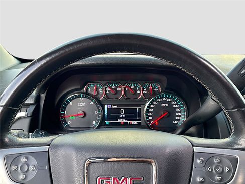 Used 2018 GMC Yukon XL SLE image 11