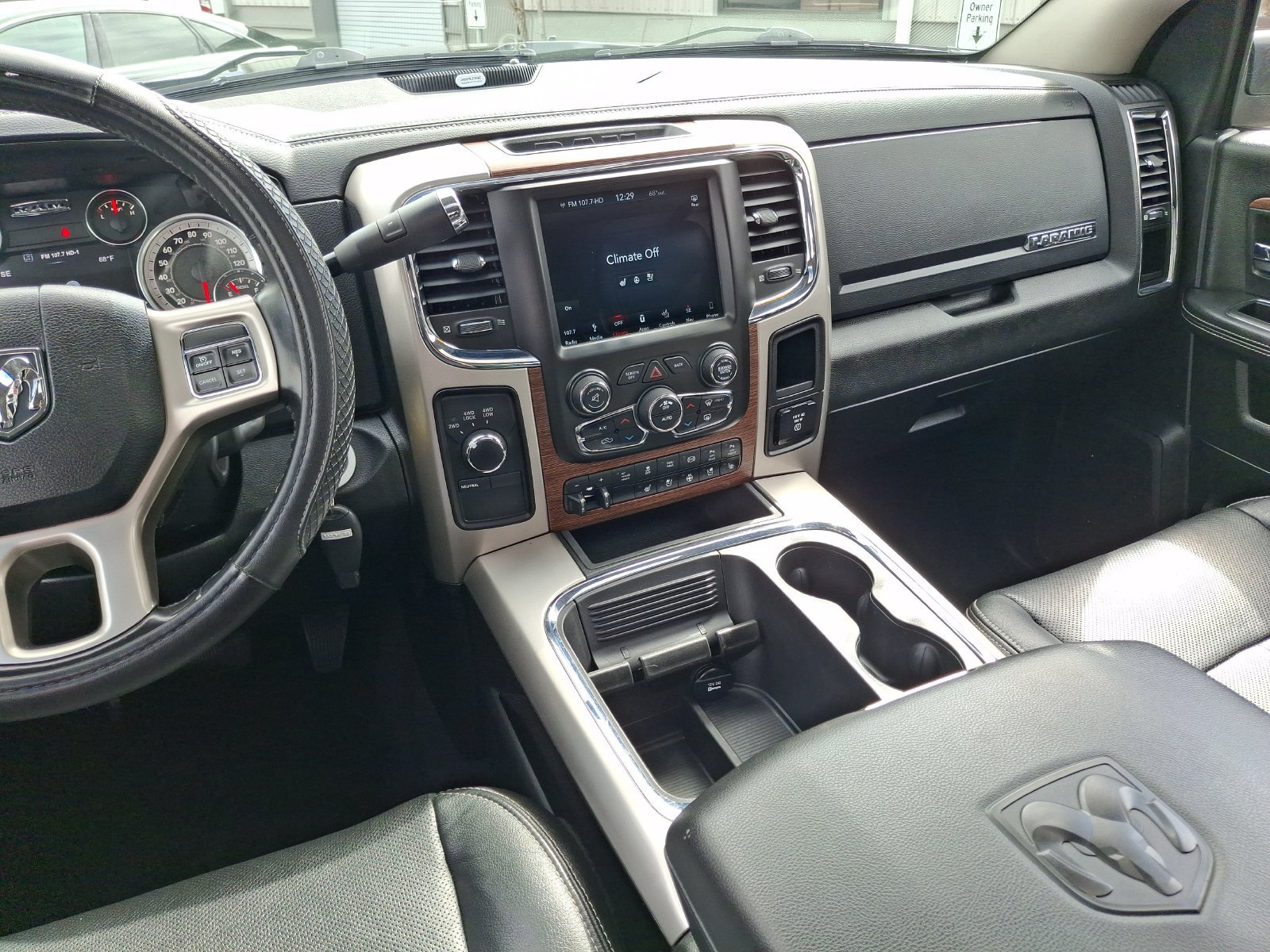 Used 2018 RAM 2500 Laramie w/ Convenience Group AWD/4WD image 15