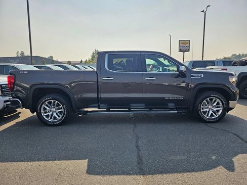 Used 2021 GMC Sierra 1500 SLT w/ SLT Premium Package AWD/4WD image 2