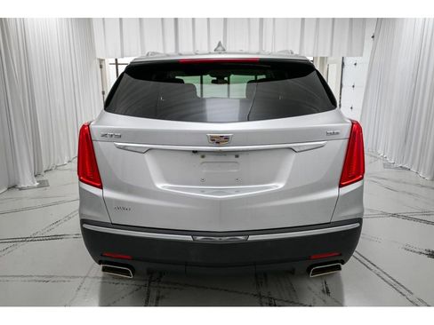 Used 2017 Cadillac XT5 Luxury w/ Driver Awareness Package image 6