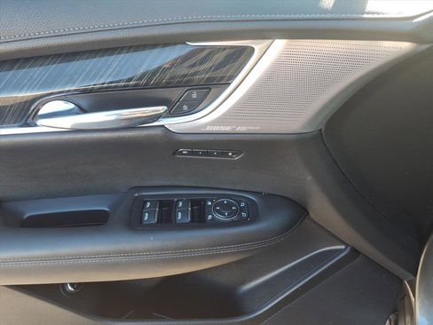 Certified 2021 Cadillac XT6 Premium Luxury image 10