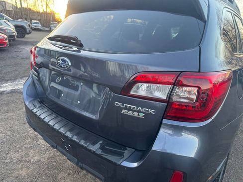 Used 2017 Subaru Outback 2.5i Premium image 16