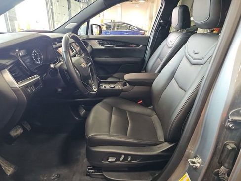 Used 2024 Cadillac XT6 Premium Luxury AWD/4WD image 9