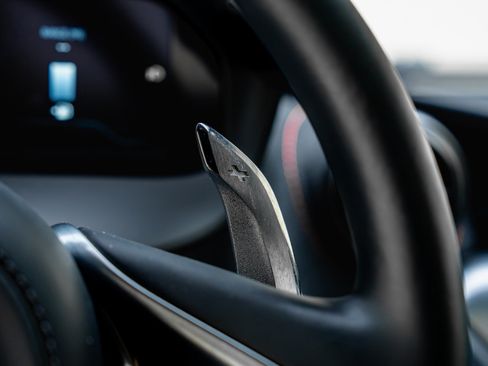 Used 2024 McLaren 750S Spider RWD image 47