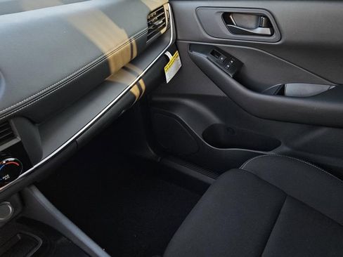 New 2026 Nissan Rogue S image 19