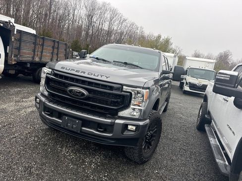 Used 2022 Ford F250 XLT w/ Black Appearance Package image 3