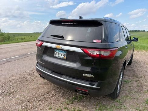 Used 2021 Chevrolet Traverse High Country w/ LPO, Floor Liner Package AWD/4WD image 3