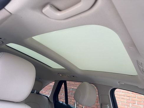 Used 2021 Mercedes-Benz GLC 300 4MATIC image 36