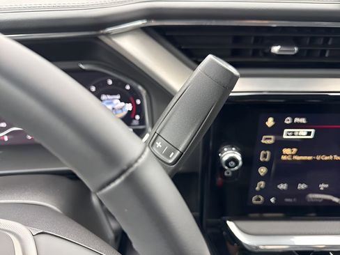 Used 2025 GMC Sierra 2500 Denali image 18