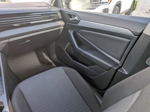 Certified 2025 Volkswagen Jetta S FWD image 15