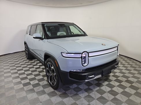 Used 2024 Rivian R1S Adventure AWD/4WD image 7