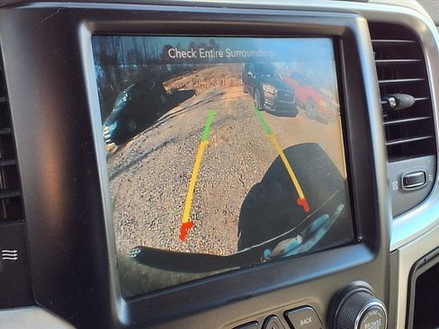 Used 2017 RAM 1500 Classic SLT w/ SLT Plus D￩cor Group image 17